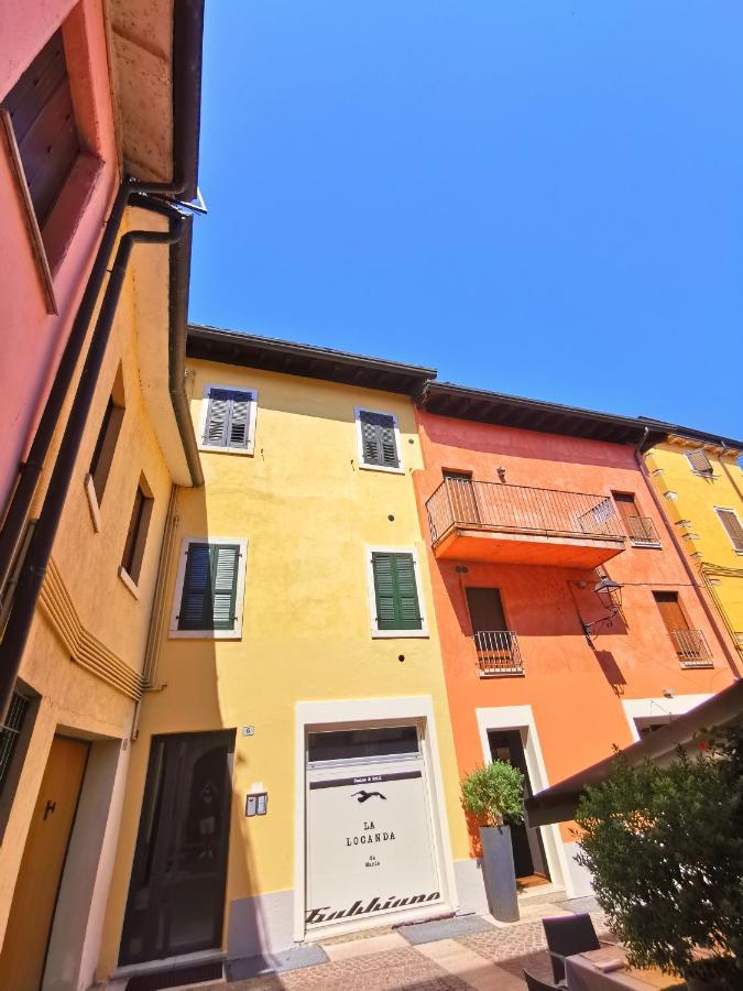 Old Town Apartment With Terrace - Live Love Lake Peschiera del Garda Buitenkant foto