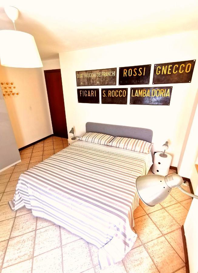 Old Town Apartment With Terrace - Live Love Lake Peschiera del Garda Buitenkant foto