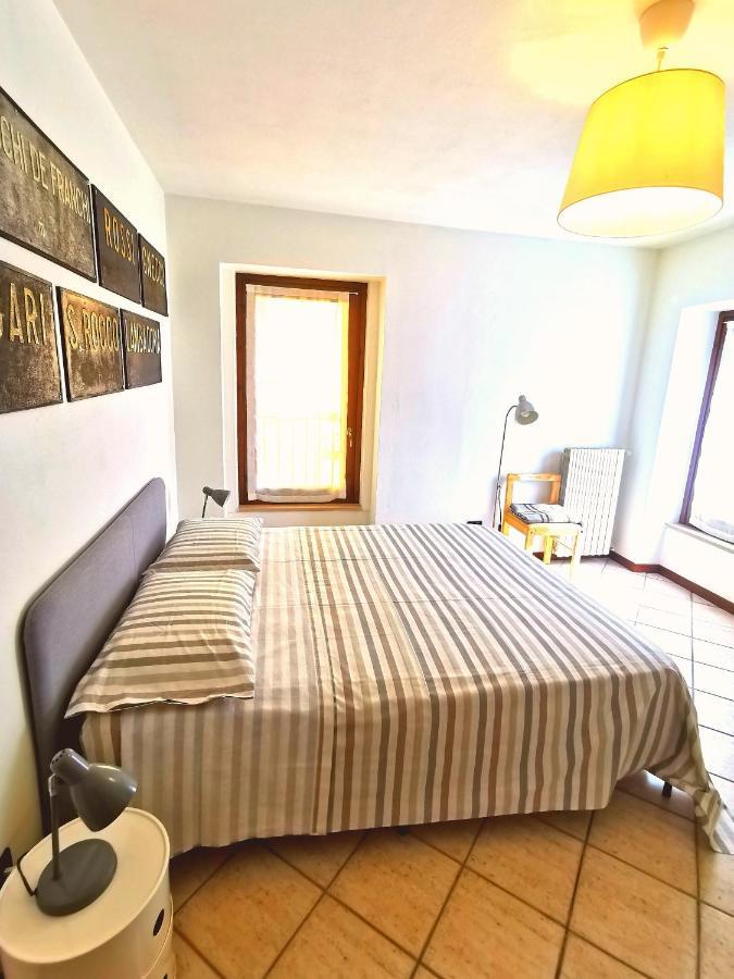 Old Town Apartment With Terrace - Live Love Lake Peschiera del Garda Buitenkant foto