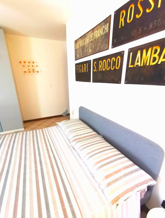 Old Town Apartment With Terrace - Live Love Lake Peschiera del Garda Buitenkant foto