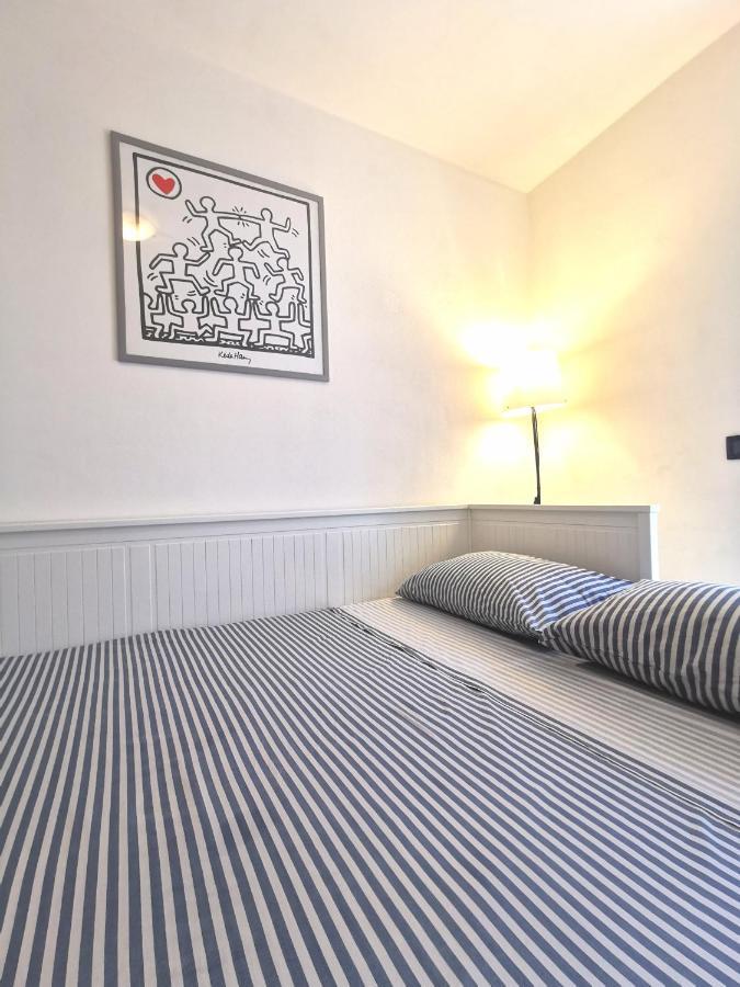 Old Town Apartment With Terrace - Live Love Lake Peschiera del Garda Buitenkant foto