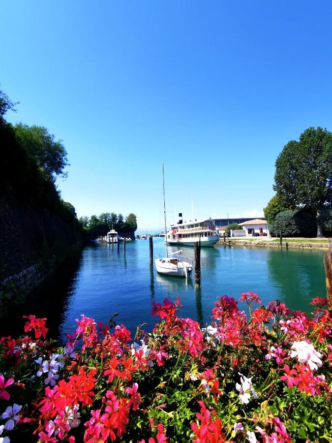 Old Town Apartment With Terrace - Live Love Lake Peschiera del Garda Buitenkant foto