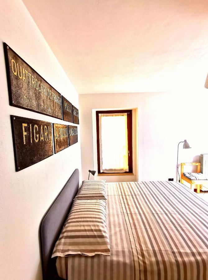 Old Town Apartment With Terrace - Live Love Lake Peschiera del Garda Buitenkant foto