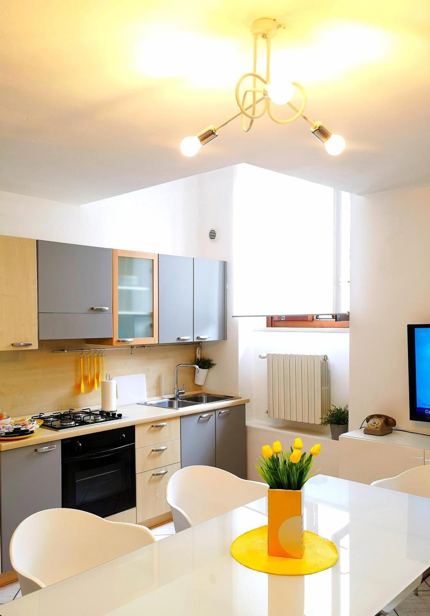 Old Town Apartment With Terrace - Live Love Lake Peschiera del Garda Buitenkant foto