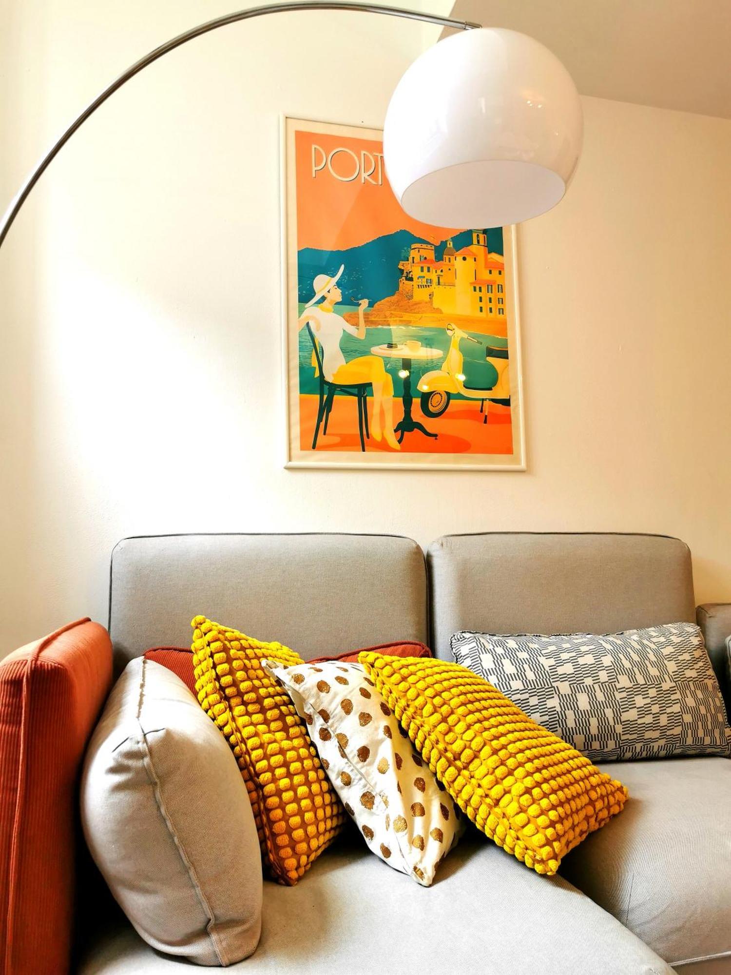 Old Town Apartment With Terrace - Live Love Lake Peschiera del Garda Buitenkant foto
